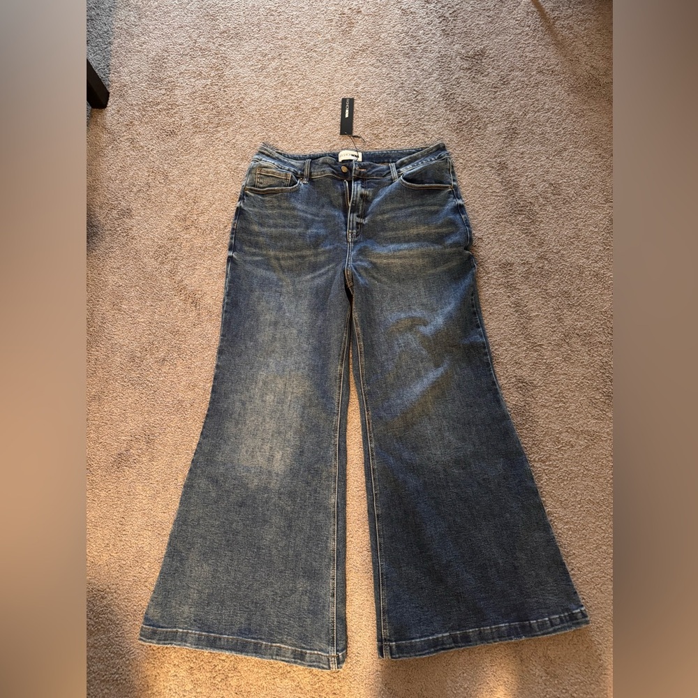 NWT Fashionova wide leg jeans - Picture 3 of 3